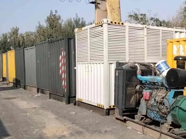 海沧200KW柴油发电机机组每小时油耗是多少？